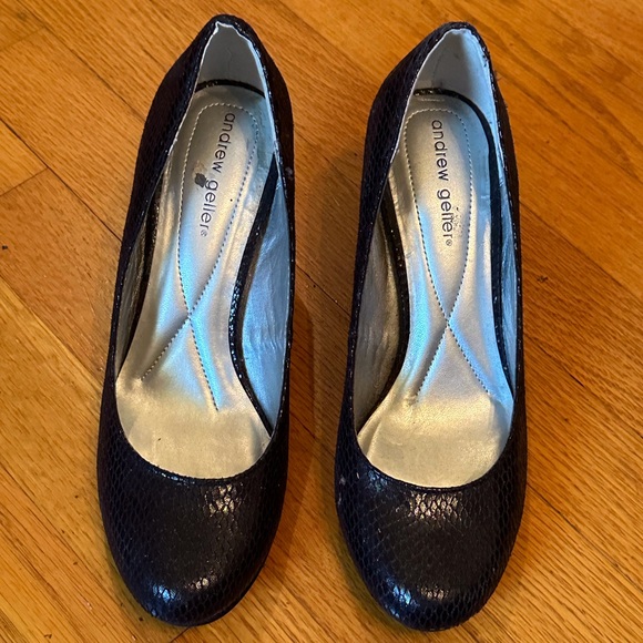 Andrew Geller Shoes - Black Crock-textured Heel